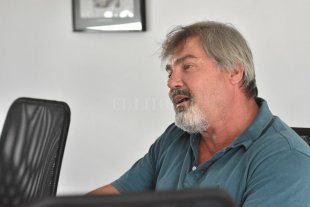 Pandemia y salud mental A seis meses de restricciones, "la tolerancia afectiva está al límite" - "El afecto lesionado", uno de los conceptos que expone Juan Carlos Funes como efecto de las medidas dispuestas para evitar contagios por Covid. A seis meses de restricciones, "la tolerancia afectiva está al límite" - "El afecto lesionado", uno de los conceptos que expone Juan Carlos Funes como efecto de las medidas dispuestas para evitar contagios por Covid.