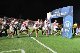 Conocerá rival el 24 de octubre: juega el 28 acá y el 4 de noviembre allá Unión juega de local y define afuera en la Sudamericana - Acá pero sin gente. El Tate saliendo al 15 de Abril contra Mineiro, en el inicio de la Copa Sudamericana. Ahora, por 16avos., jugará de local el 28 de octubre y la revancha afuera el 4 de noviembre. Unión juega de local y define afuera en la Sudamericana - Acá pero sin gente. El Tate saliendo al 15 de Abril contra Mineiro, en el inicio de la Copa Sudamericana. Ahora, por 16avos., jugará de local el 28 de octubre y la revancha afuera el 4 de noviembre.