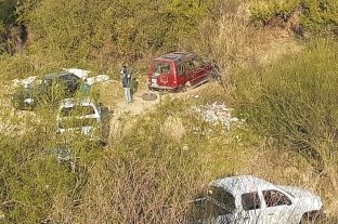 Tres detenidos Hallaron en Santa Fe la camioneta robada a un empresario esperancino - Efectivos de la AIC de Las Colonias pudieron dar con el entregador, un hombre de 69 años de Esperanza y luego con una pareja de santafesinos que concretó el atraco. Hallaron en Santa Fe la camioneta robada a un empresario esperancino - Efectivos de la AIC de Las Colonias pudieron dar con el entregador, un hombre de 69 años de Esperanza y luego con una pareja de santafesinos que concretó el atraco.