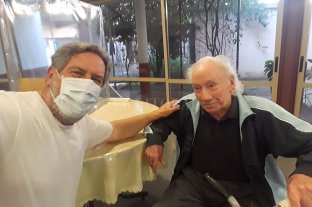 Es el socio más viejo del Tate La historia de Luis Acosta, el hincha de Unión que con sus 105 años le ganó al coronavirus - La historia de Luis Acosta, el hincha de Unión que con sus 105 años le ganó al coronavirus -