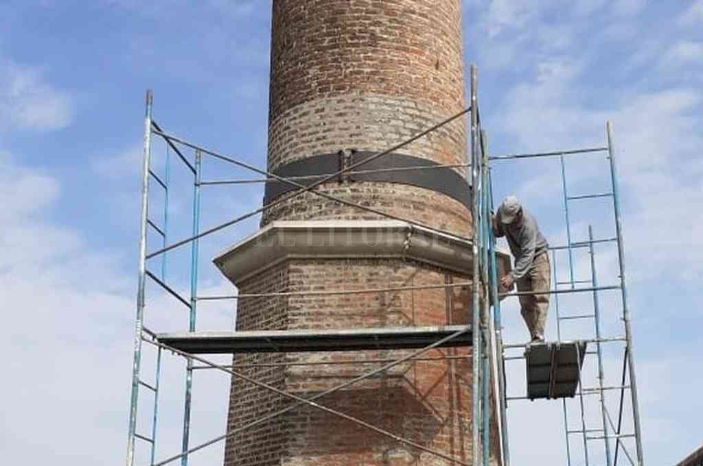 Comenzaron los trabajos de puesta en valor de la antigua chimenea de la