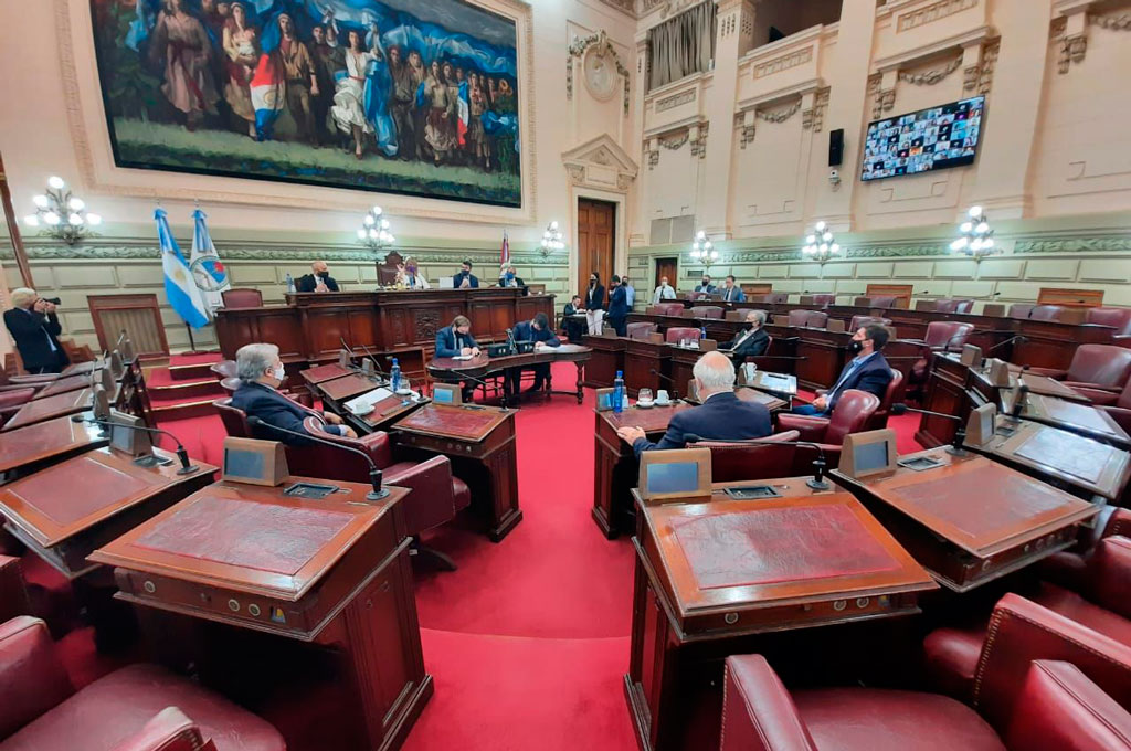 Se votan la remoción un fiscal y una dura sanción a otro Sesión conjunta el próximo jueves - Sesión conjunta el próximo jueves - -