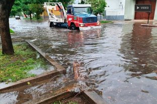 El paso de la tormenta por la región Intensa lluvia y complicaciones en algunos puntos de la ciudad de Santa Fe - Intensa lluvia y complicaciones en algunos puntos de la ciudad de Santa Fe -