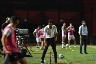 A Dom�nguez le sobran pelos en la barba pero no en la lengua - Dom�nguez no se agacha ante el poder y dice su propia verdad, por m�s que sus declaraciones no le caigan bien a varios.