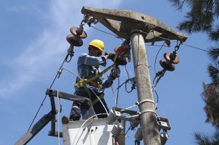 Vecinos tomaron de "reh�n" a un operario de la EPE porque no volv�a la luz - 