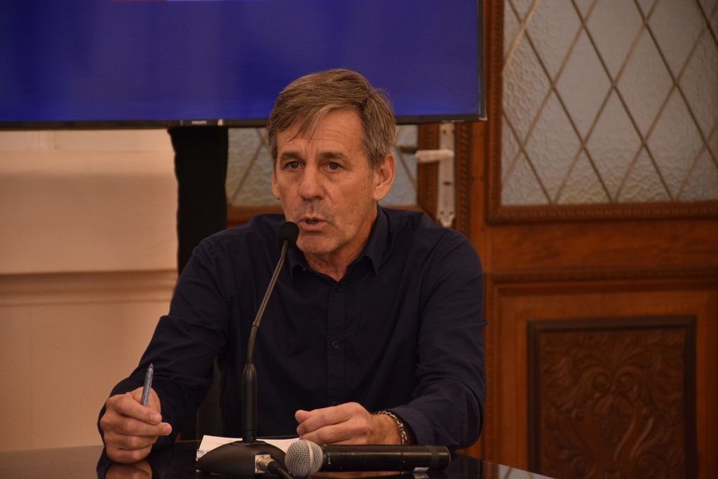 El acto es este jueves, a las 10 Jatón prepara su discurso para inaugurar las sesiones del Concejo - Jatón prepara su discurso para inaugurar las sesiones del Concejo - -