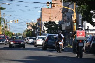 Un problema de "vieja data" en la ciudad de Santa Fe Atestada de vehículos y en mal estado: en Salvador del Carril se complica transitar - Constante e intenso tráfico, a cualquier momento del día sobre Salvador del Carril. Atestada de vehículos y en mal estado: en Salvador del Carril se complica transitar - Constante e intenso tráfico, a cualquier momento del día sobre Salvador del Carril.