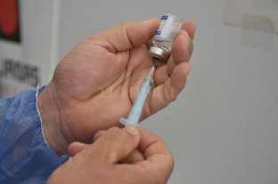 Ya se aplica la segunda dosis al personal de salud Covid-19: abrirán un formulario para que se registren santafesinos que quieran vacunarse - Covid-19: abrirán un formulario para que se registren santafesinos que quieran vacunarse -