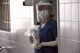 En barrio Acería Roció con alcohol a su mujer y le prendió fuego - La víctima fue atendida en el hospital Iturraspe y luego derivada al Cullen, donde permanecía internada. Roció con alcohol a su mujer y le prendió fuego - La víctima fue atendida en el hospital Iturraspe y luego derivada al Cullen, donde permanecía internada.