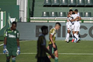 Colón es puntero de la Zona 1 Así quedaron las tablas de posiciones tras los partidos del sábado - Así quedaron las tablas de posiciones tras los partidos del sábado -