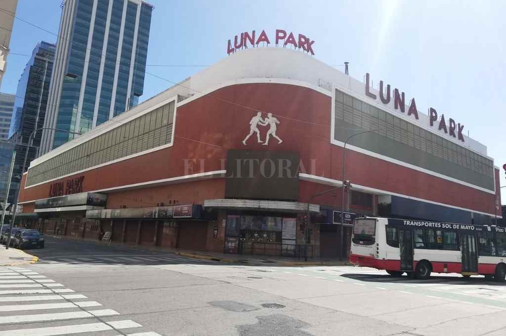 El Luna Park, un templo inigualable, arquetipo de tiempos nostálgicos de una Buenos Aires que vivía sábados inolvidables de boxeo.    Crédito: El Litoral
