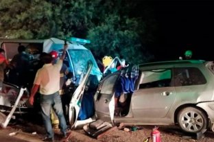 En La Rioja Trágico choque entre un auto y una ambulancia: hay seis muertos - Trágico choque entre un auto y una ambulancia: hay seis muertos -