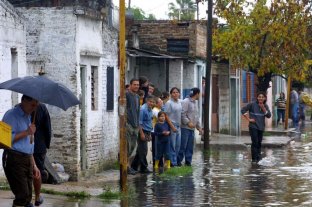 Acampe frente a la Legislatura a 18 años de la inundación de 2003