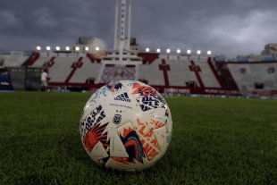 Colón y Unión se enfrentan este domingo a las 18 Así están las tablas de posiciones previo al clásico santafesino - Así están las tablas de posiciones previo al clásico santafesino -