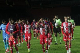 Copa de la Liga Profesional - Fecha 13 Colón y Unión igualaron en el clásico: el "Tatengue" quedó eliminado - Colón y Unión igualaron en el clásico: el "Tatengue" quedó eliminado -