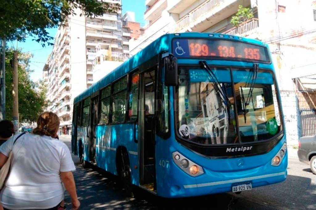 Emergencia en transporte El paro de transporte en Rosario ya afecta a más de 100.000 personas - El paro de transporte en Rosario ya afecta a más de 100.000 personas - -