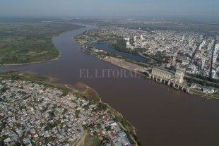Medición del puerto de la ciudad Bajante del Río Paraná: Santa Fe registra 67 cm y es el récord del 2021 - Bajante del Río Paraná: Santa Fe registra 67 cm y es el récord del 2021 -