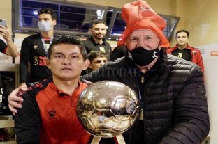 Colón "Pulga es inteligente dentro de la cancha y con la lapicera más..." - "Pulga es inteligente dentro de la cancha y con la lapicera más..." -