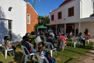 Solo con el DNI Santafesinos cruzan al Chaco y se vacunan sin turno ni comorbilidades - Santafesinos cruzan al Chaco y se vacunan sin turno ni comorbilidades -
