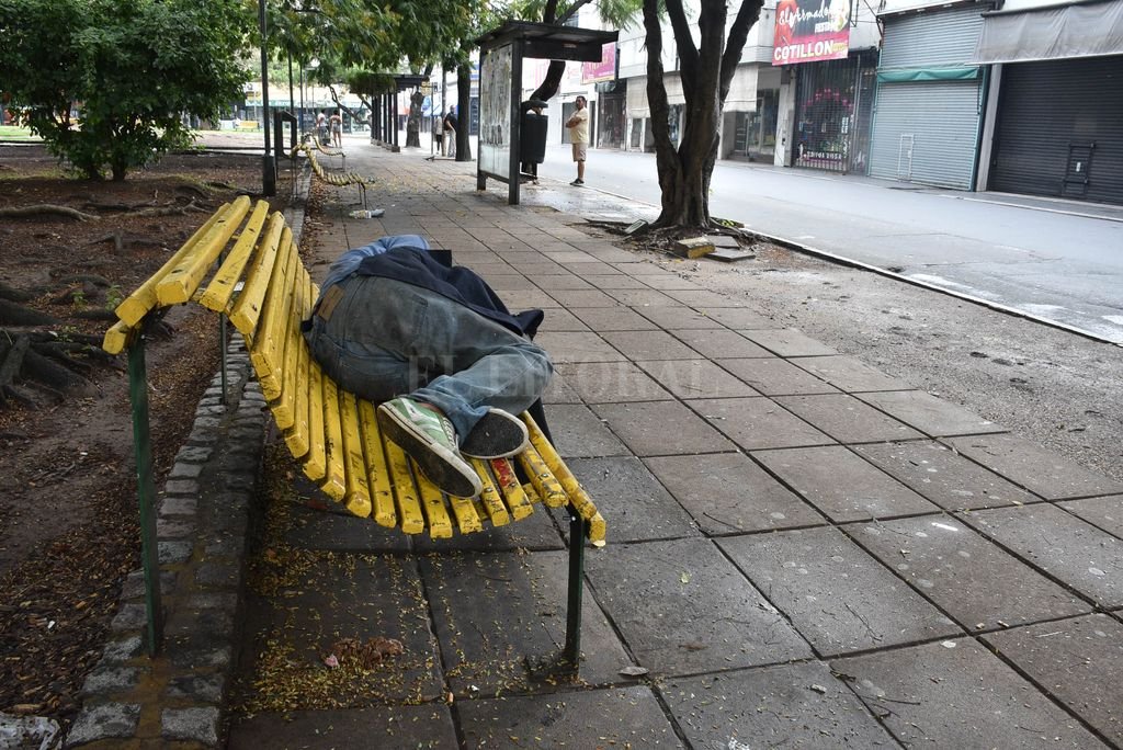 Esta semana el intendente participó de una recorrida Cómo funciona el operativo municipal que acompaña a personas en situación de calle - En la calle. Las personas que no tienen donde refugiarse del frío precisan la ayuda de toda la sociedad. Cómo funciona el operativo municipal que acompaña a personas en situación de calle - En la calle. Las personas que no tienen donde refugiarse del frío precisan la ayuda de toda la sociedad. -
