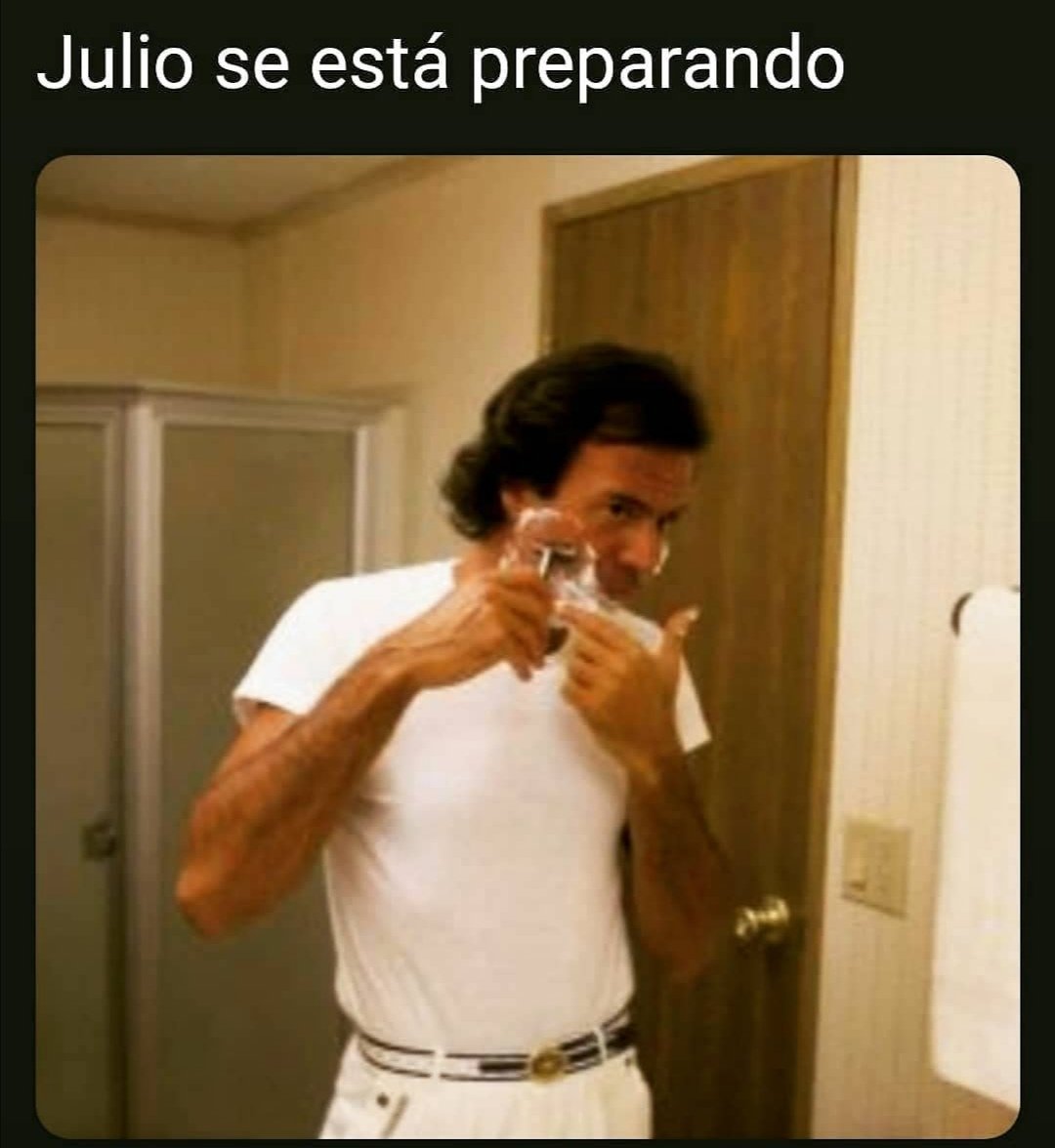 Infaltables Los Memes De Julio Iglesias Llegan Con El Cambio De Mes El Litoral Noticias Santa Fe Argentina Ellitoral Com