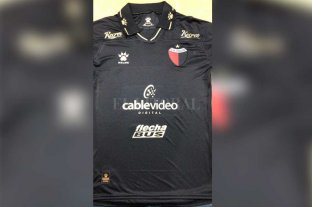 Negro, dorado y estrella Exclusivo El Litoral: así viste el Colón Campeón en el Cementerio - Exclusivo El Litoral: así viste el Colón Campeón en el Cementerio -