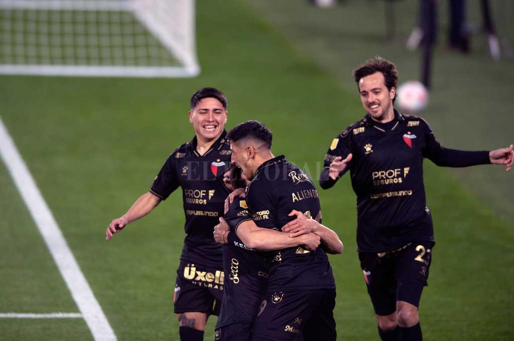 Liga Profesional Colón estrena el campeonato en Santa Fe ante Lanús - Colón estrena el campeonato en Santa Fe ante Lanús - -