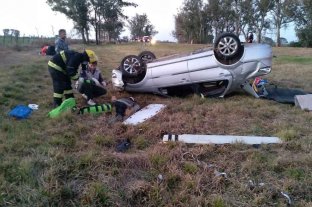 Tragedia Acceso San Jerónimo Norte: volcó un auto en el que circulaban siete personas - Acceso San Jerónimo Norte: volcó un auto en el que circulaban siete personas -