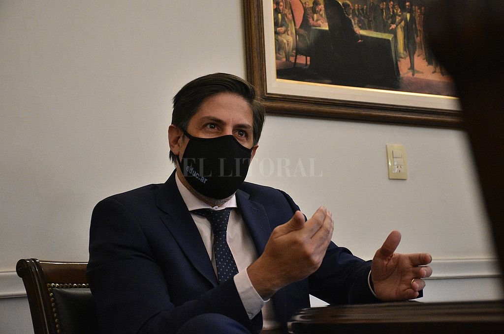Mano a mano con El Litoral Trotta anticipó una instancia de virtualidad "complementaria" para la post pandemia - Trotta anticipó una instancia de virtualidad "complementaria" para la post pandemia - -