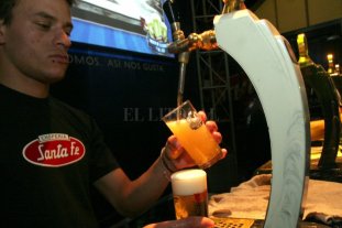 Es extraída del río para su elaboración Cómo evita la cervecería Santa Fe el gusto salado del agua - No cambia. Cada cerveza conserva el mismos sabor de siempre, respetando una tradición bien santafesina. Cómo evita la cervecería Santa Fe el gusto salado del agua - No cambia. Cada cerveza conserva el mismos sabor de siempre, respetando una tradición bien santafesina.