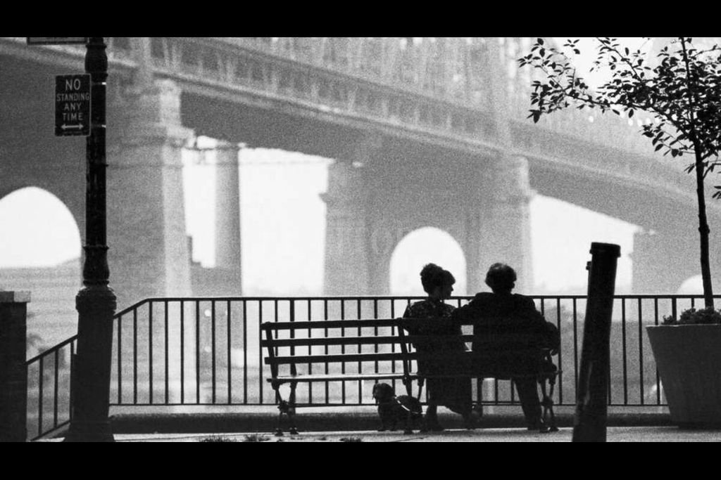 “Manhattan”, dirigida por Woody Allen en 1979 es una oda a Nueva York, a sus puntos emblemáticos y a sus habitantes. Crédito: United Artist