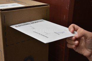 Es falso que se impugna el voto al cerrar el sobre con pegamento