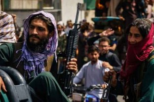 El gobierno talibán prohibió la música en la calle y reír en voz alta