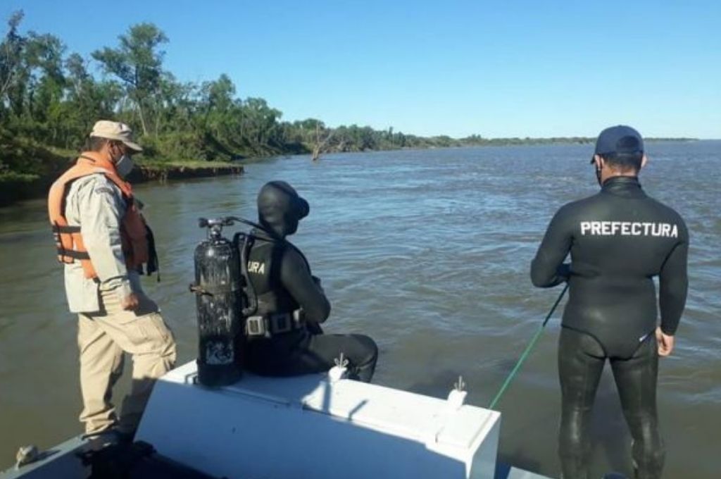 Tras el accidente Corrientes: hallaron el cuerpo del último pescador desaparecido en el río Paraná - Corrientes: hallaron el cuerpo del último pescador desaparecido en el río Paraná - -