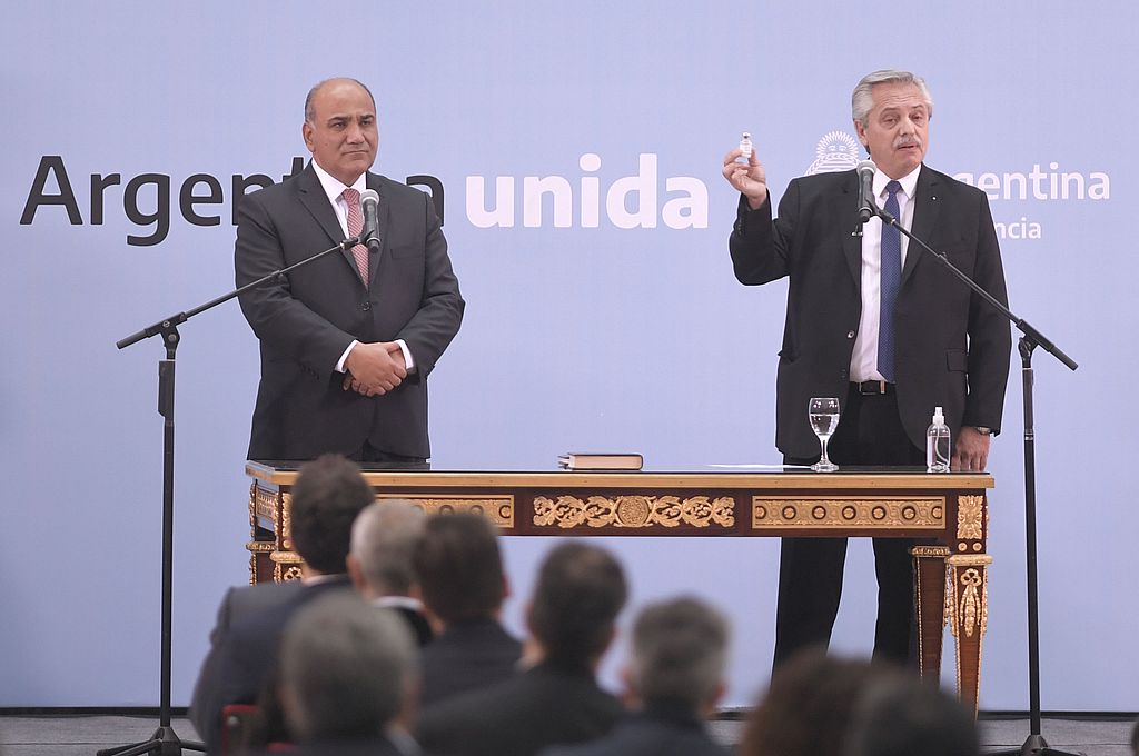 En la jura de ministros Alberto Fernández habló de la crisis en el Gobierno: "Los debates no me asustan" - Alberto Fernández habló de la crisis en el Gobierno: "Los debates no me asustan" - -