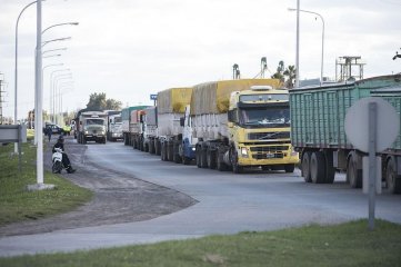 Se consolida un repunte en el ingreso de camiones con granos al Gran Rosario