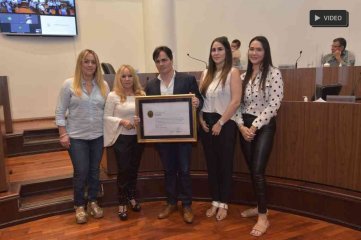 Declararon Santafesina Ilustre a la profesora Diana Miroznik