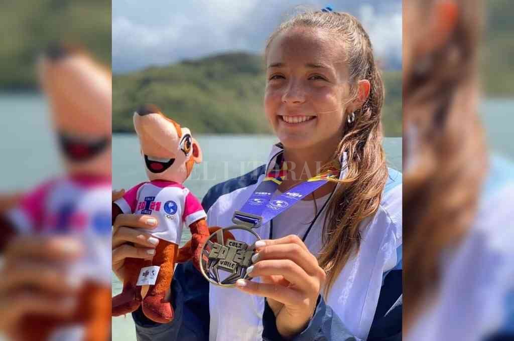 La alegría de Paulina Contini, representante del Club Náutico El Quillá, con su medalla de oro. Crédito: Gentileza