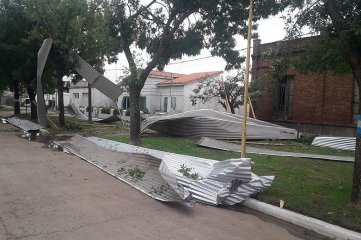 Diez familias sin techo: el saldo del aluvin de viento y agua que azot el norte de San Jorge
