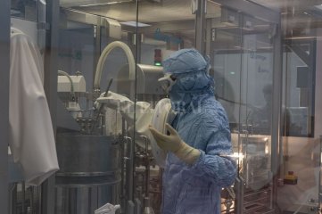 Argentina junto a 120 laboratorios del Sur Global pueden producir vacunas anticovid