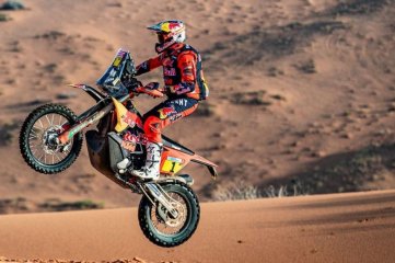 Dakar 2022: Kevin Benavides sigue remontando en la tabla general de Motos 