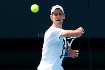 Novak Djokovic quedó detenido en Australia mientras espera la audiencia por la visa