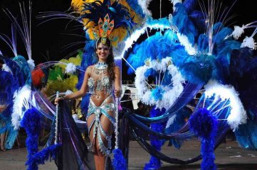 Sastre le da la bienvenida a los carnavales con un tradicional ritual