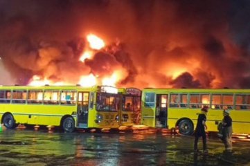 Video: un voraz incendio destruyó 20 colectivos en el partido de San Miguel