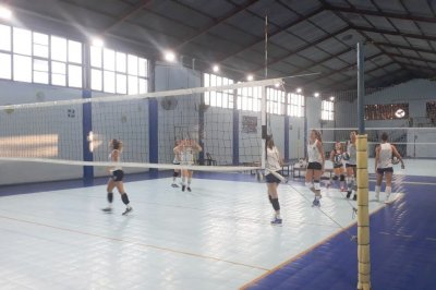 Las chicas del Náutico Sportivo Avellaneda van por más en su segunda liga nacional de vóley consecutiva