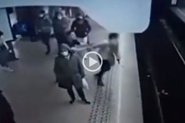 Video: el momento en que una mujer es empujada a las vías del metro en Bélgica -  - 