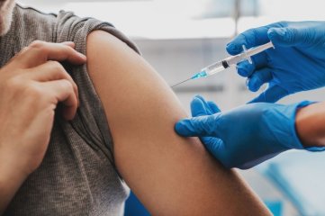 Efecto "nocebo": aseguran experimentar síntomas tras vacunarse pero solo recibieron solución salina
