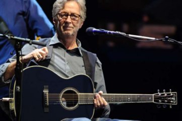 Según Eric Clapton, los vacunados por el Covid son víctimas de la "hipnosis de formación masiva"