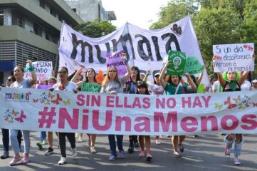 Ya van tres femicidios y un travesticidio en 2022: marchan al Ministerio de Igualdad 