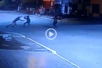Video: así fue el ataque que terminó con un muerto en San Jerónimo Norte Con palos y una cuchilla